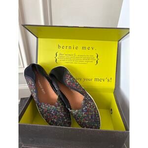 Bernie Mev Beth Dazzel Multicolor Slip-On Flat Shoes Sz 37 (US 6) New in Box NIB